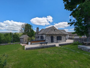 Gîte familial avec jardin, près du Puy-en-Velay et station de ski des Estables - FR-1-582-475